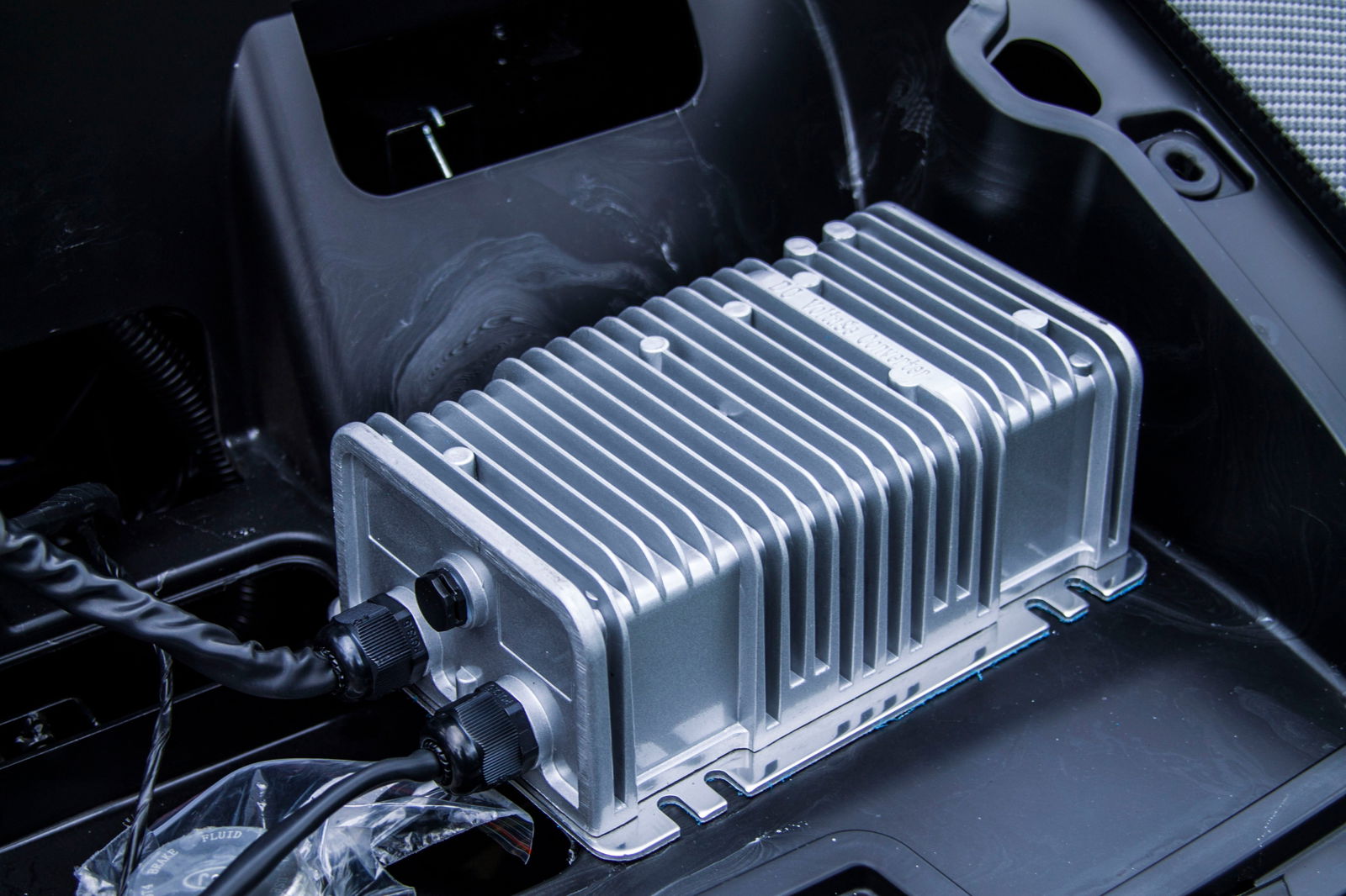 TrailMaster Taurus 80ED-U electric golf cart motor setup showing aluminum casing and wiring details for durability and performance.